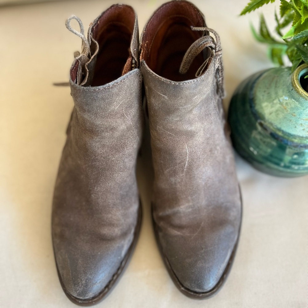 Born Boots